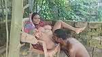 Pados ki bhabhi ki chut chat kar Pani nikala