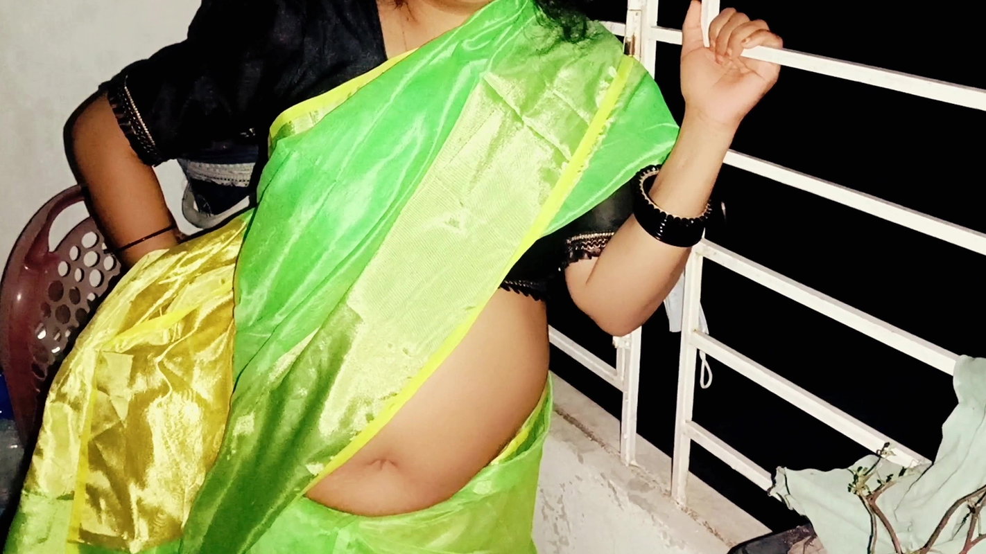 Desi bhabhi with his fiance in a bedroom for happy new year. Superb scenes with clear bengali audio