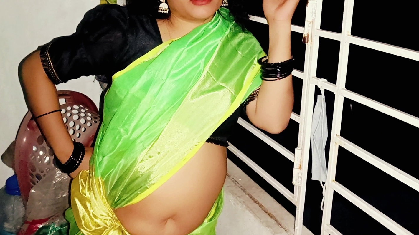 Desi bhabhi with his fiance in a bedroom for happy new year. Superb scenes with clear bengali audio