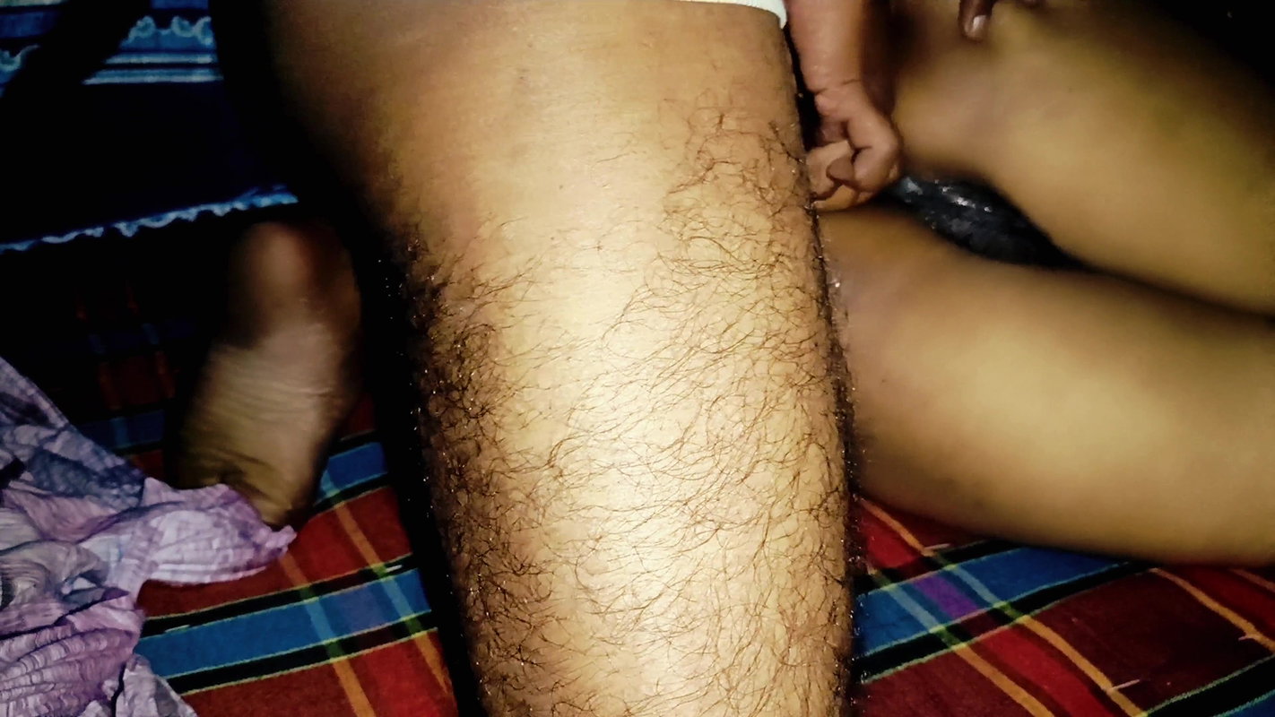 Desi bhabhi with his fiance in a bedroom for happy new year. Superb scenes with clear bengali audio