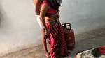 Pados Wali Bhabhi Ko Gas Cylinder Lagane Ke Bahane Ghar Me Ghodi Banaa K Choda Aur Sadka Muh Pe Nikaal Diya