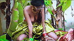 Bhabhi ko kela ke khet me bulakar choda