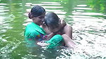 Pados ki bhabhi ko nadi me choda