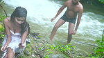 Sauteli bahan ko nadi ke bich me bula ke choda