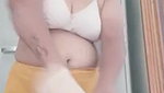 Desi Horny houseiwfe beauty shoing boooobs to lovr