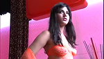 SunnyLeone_orange_behindscenes