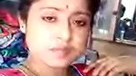 Beautiful bhabhi showing to lover