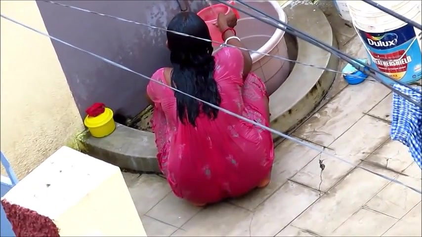 aunty open bath in red nighty