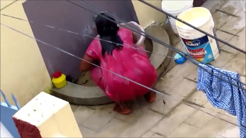 aunty open bath in red nighty