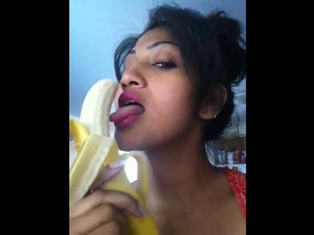indian babe namita shoing how to suck cock