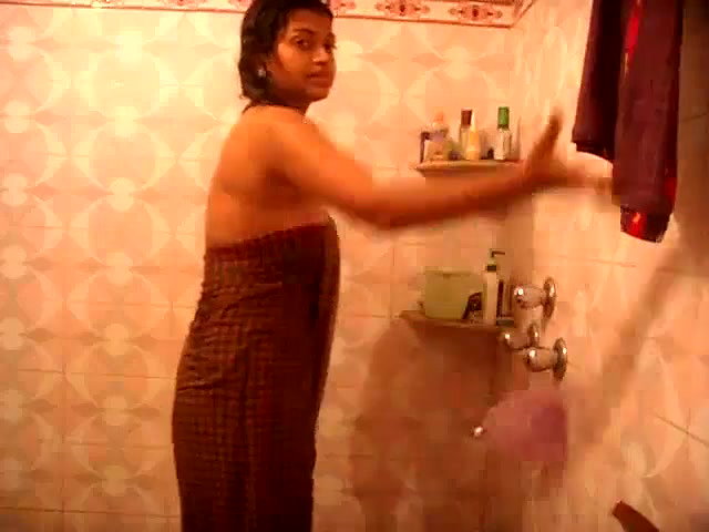 kolkata babe shower selfie