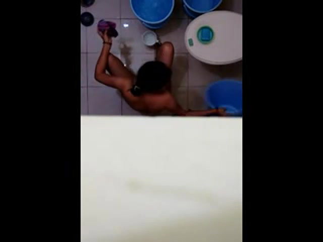 meri padosan reshma ka nanga shower mms