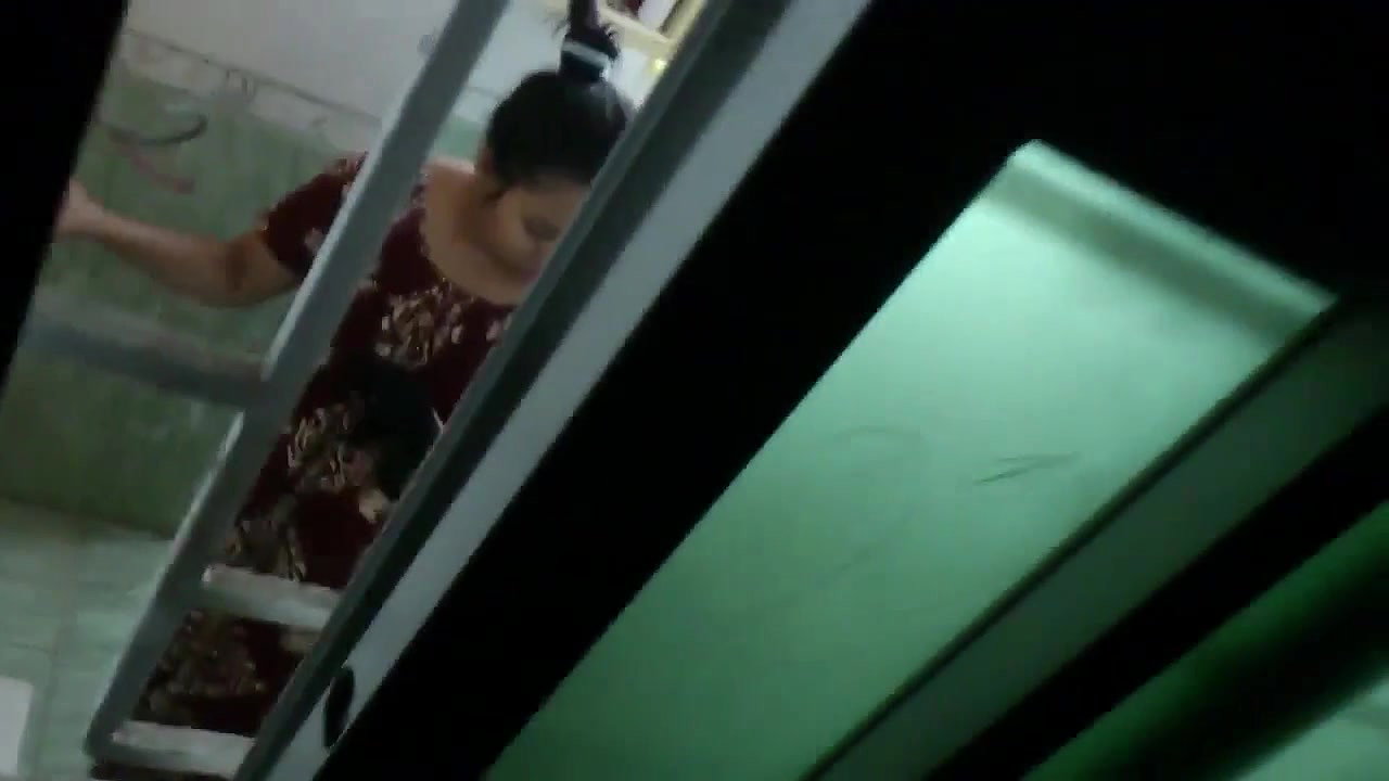 next door bhabhi rittu filmed by neighbor taking shower