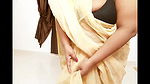 Sexy Indian aunty in traditional saree