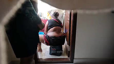 Jerking infront of Tamil maid Swathi