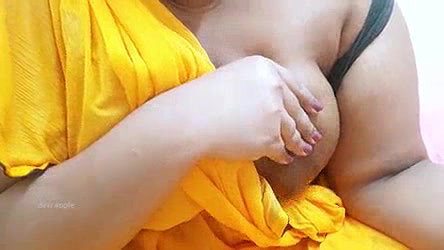 desi aunty with natural boobs