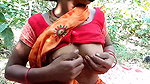 jungle mein Akeli thi aunty Apni ke Mota land dekhkar chut machalne Laga phir aunty apna khul kar gand dikha diya jungle me
