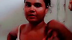 Desi girl bathing an showing boobs