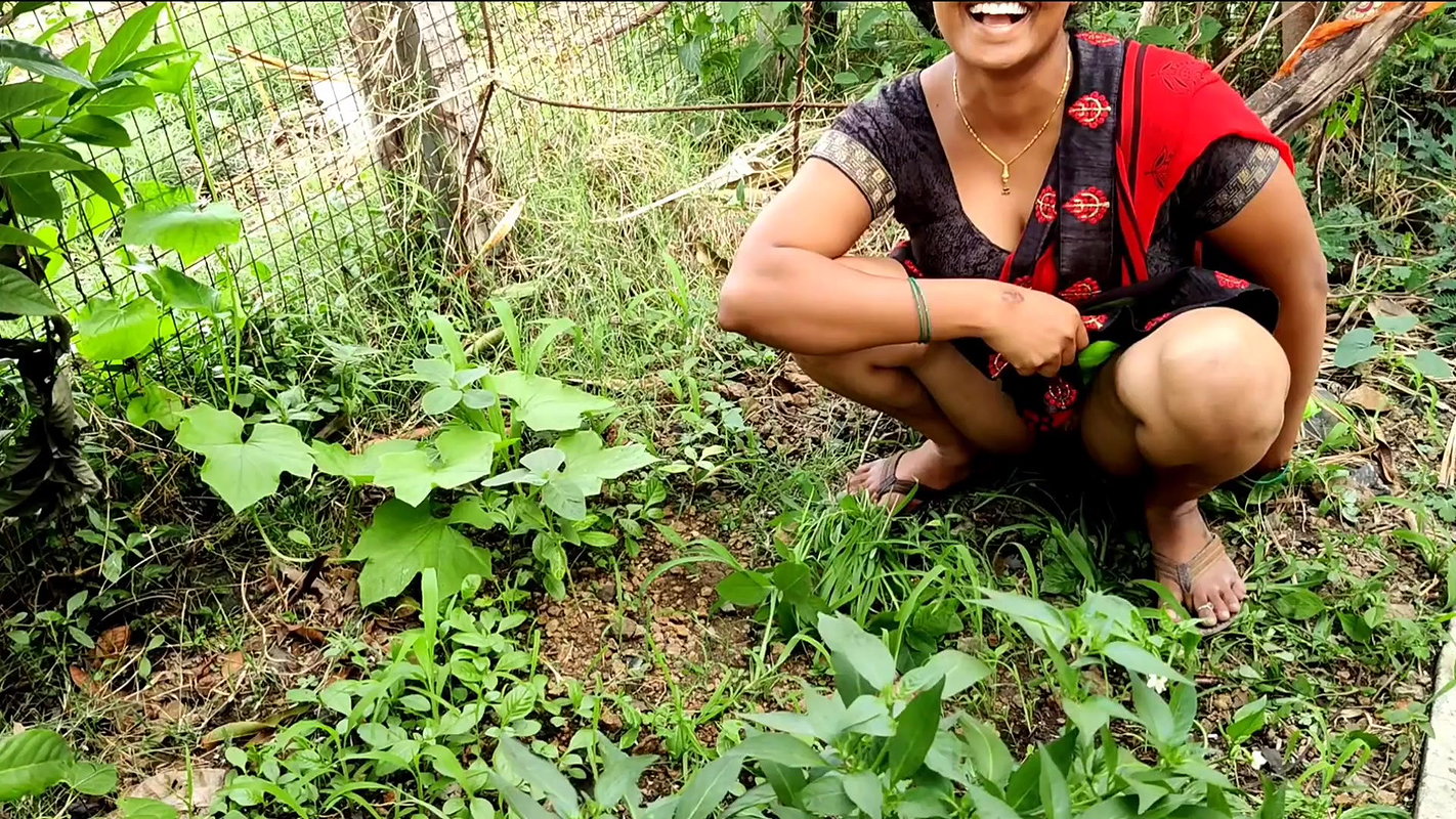 Komal Made the Laborer Working with Her to Leave Her Job