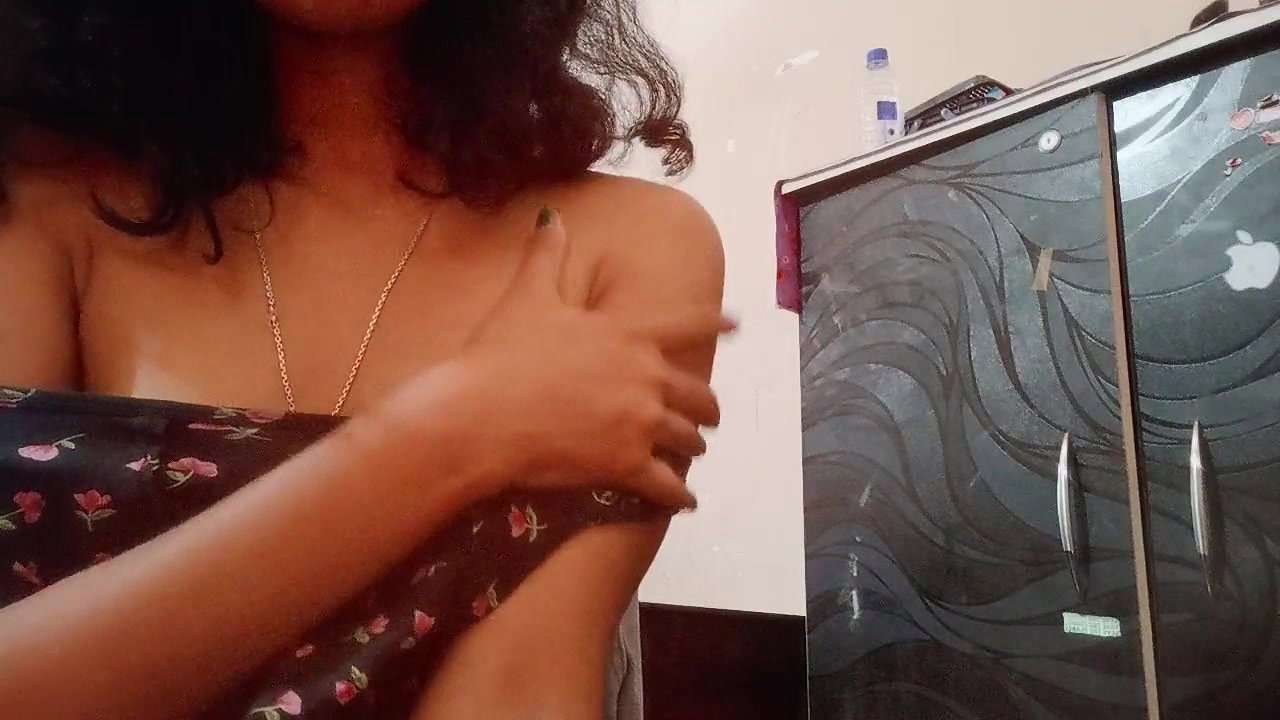 College Girl Asian Pussy Squirting so Hot