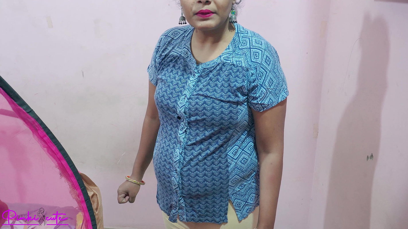 Inside Mosquito net Ravinadesi MAID Undress in front of her Owner and FUCKED hard in HINDI