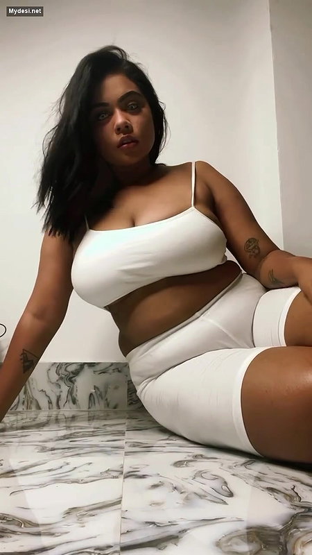 Desi big boobs model