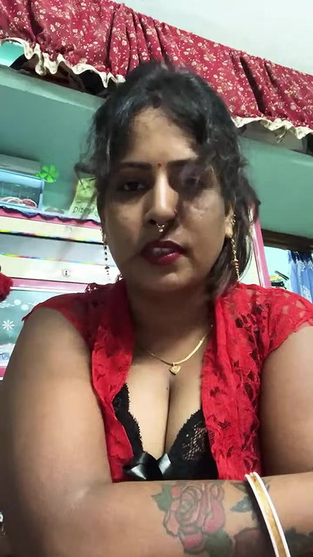 Youtuber Gouri queen