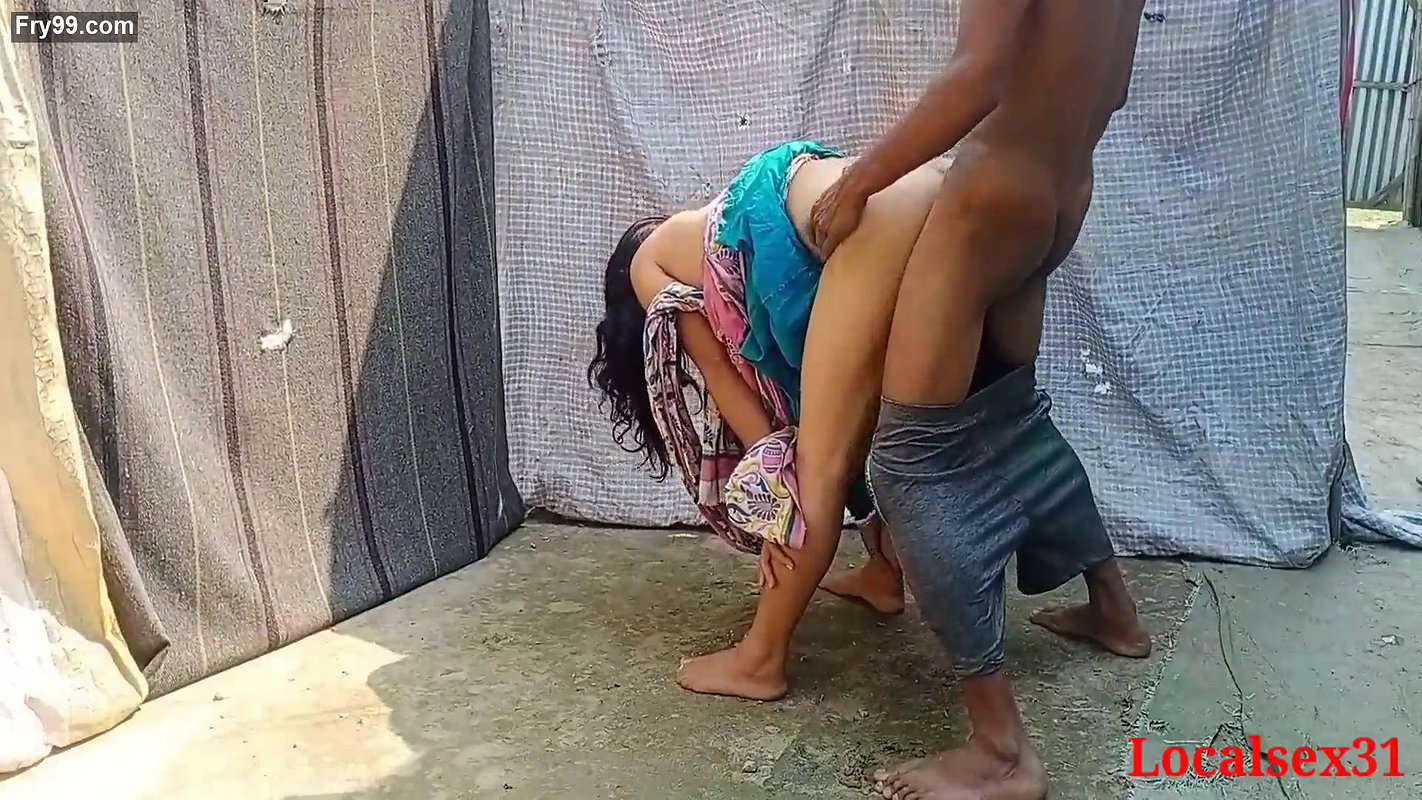 Pink Saree Beautiful Bengali Bhabi Sex In A Holi