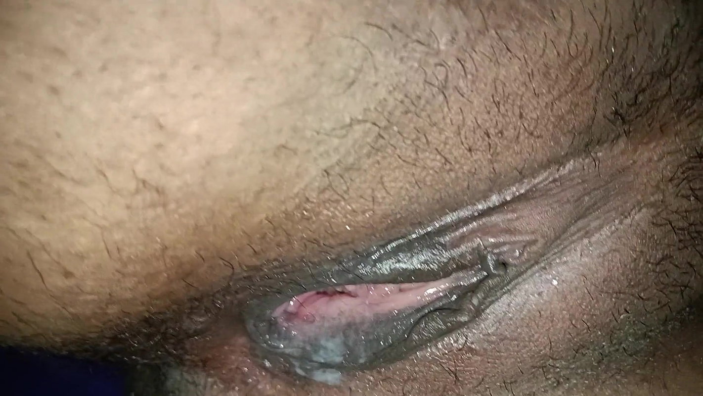Village bhabhi fucking home alone
