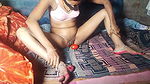 desi ladki apne bur me tamatar dal liya