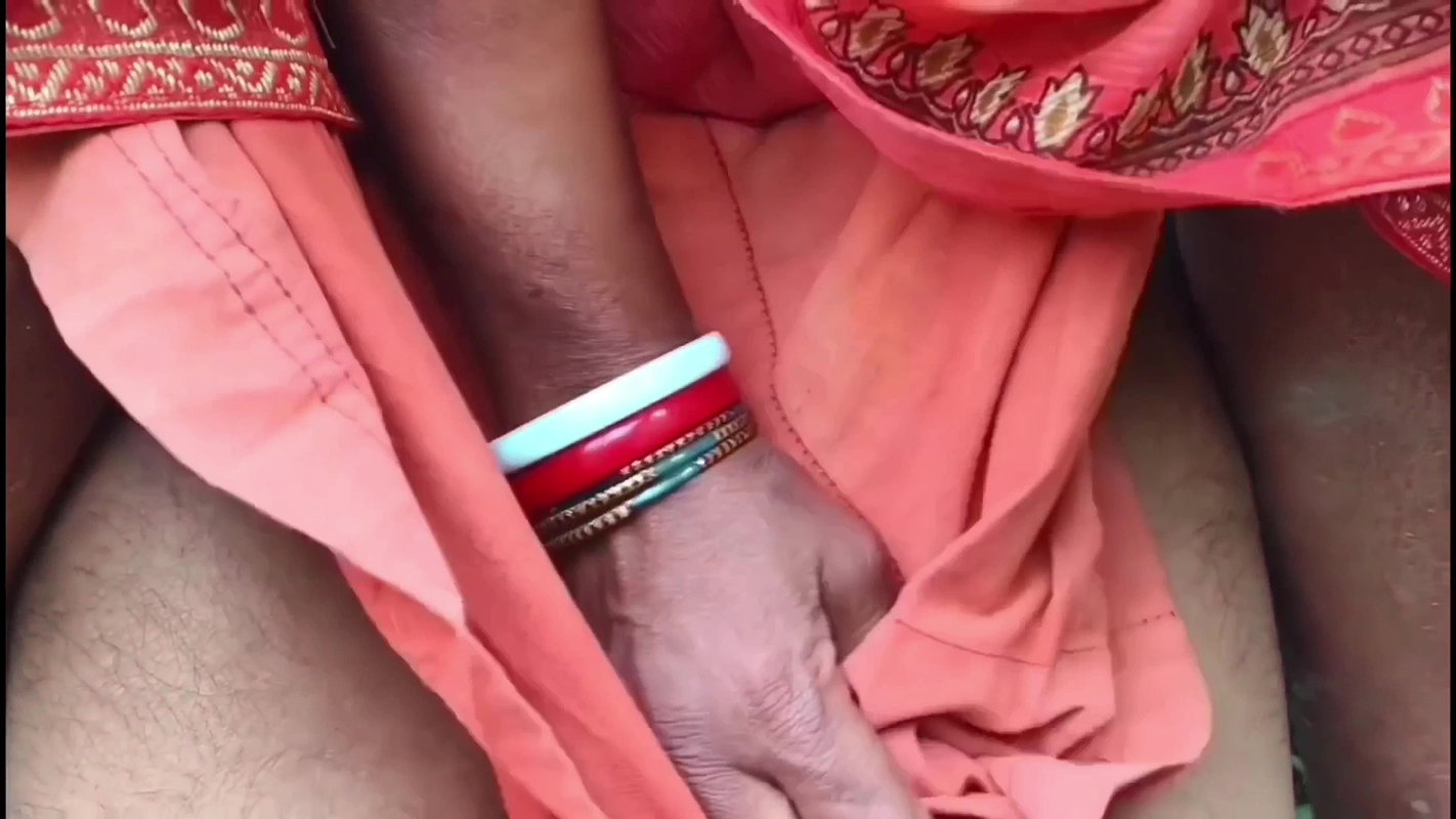 Jawan Bengali Wife Apne Pati Se Jungle Mein Mangal Karete.Hot Suman Bhabhi Apne Husband Se Jungle Chut Chudai Kar Ke Sex Videos Made. Hindi