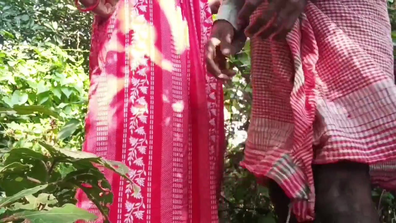 Bhabhi sucks in the jungle