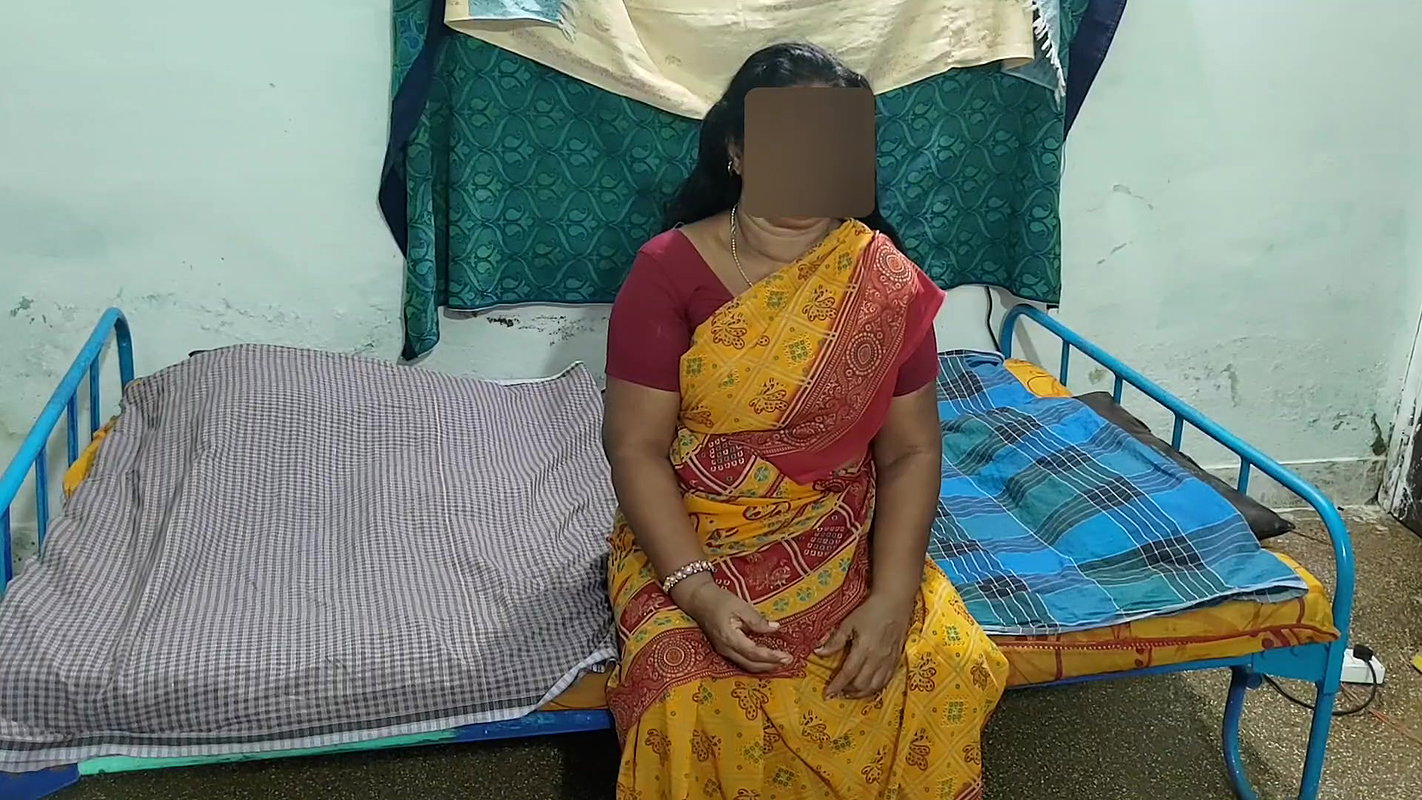 Young Man has sex with Desi Aunty
