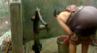 bbw indian bhabhi takinghower from pump