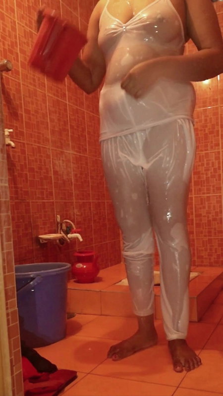 Desi Bhabi bathing & dirty talking