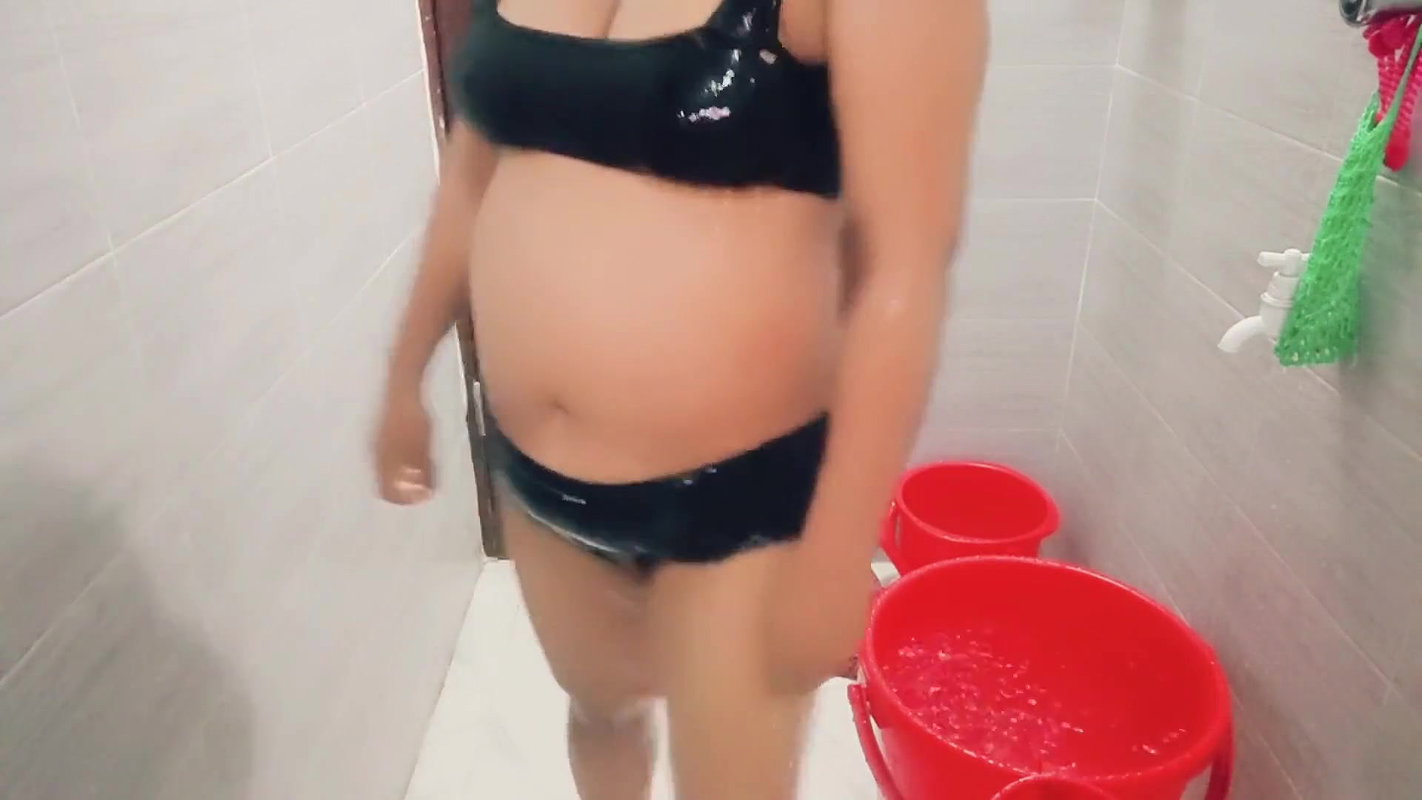 Bengali Housewife Showering Video