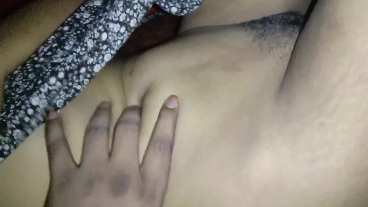 18-year-old girlfriend Tasneem licking pussy goes viral