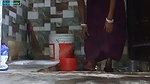 Bengali aunty kapda dho rahi thi chut dikha kar