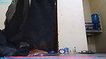 Bengali aunty kapda dho rahi thi chut dikha kar