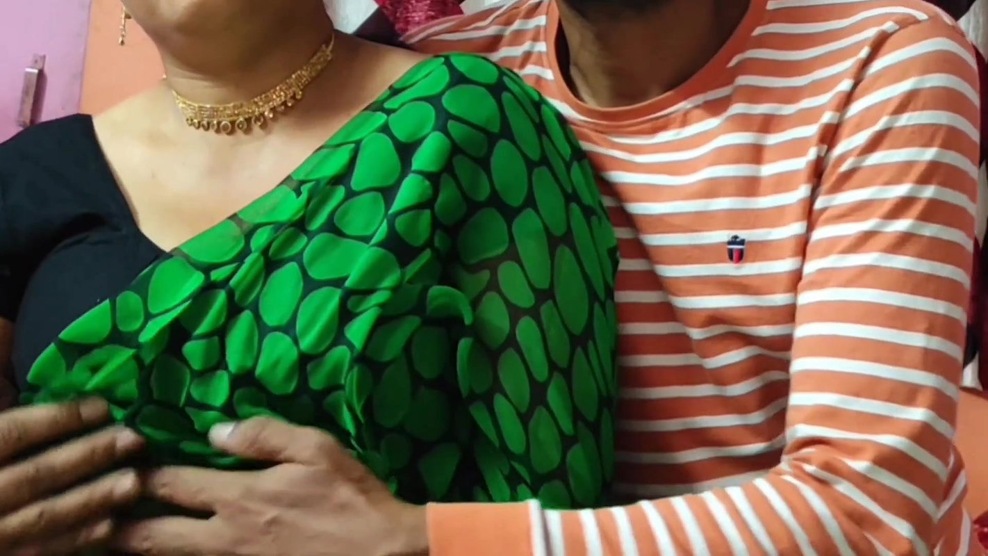 Bahut dino se ghuma rahi thi aaj jakar chodne ka mauka diya bhabhi Ji ne jordar tarike se chudai karwayi