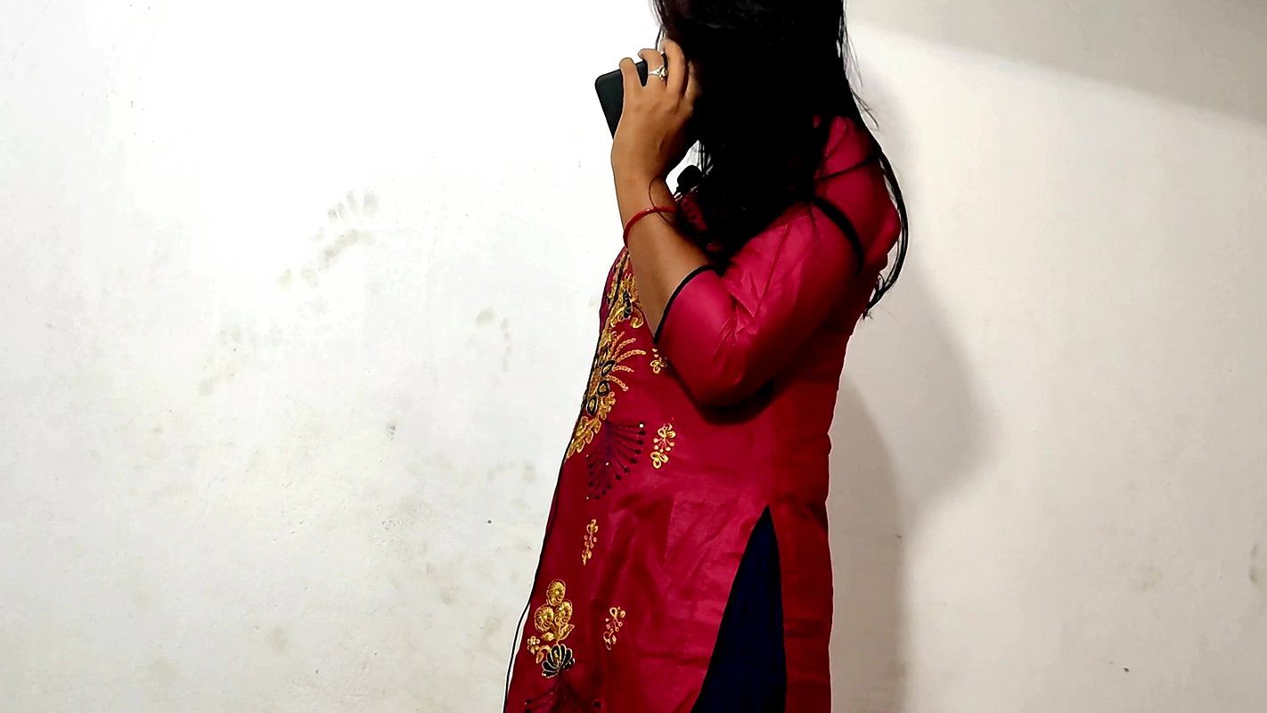College girl ne Phone karke ladka bulakar apni chut chudai or pussy’s thirst quenched
