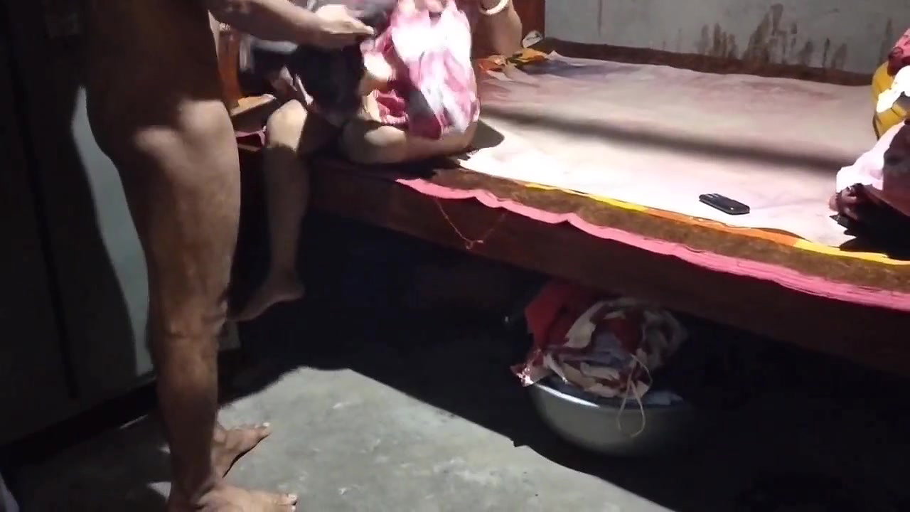 Desi Bhabhi has kept her lover hidden under the bed