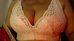Desi hot girl had fun by showing her nude sexy boobs in a white bra