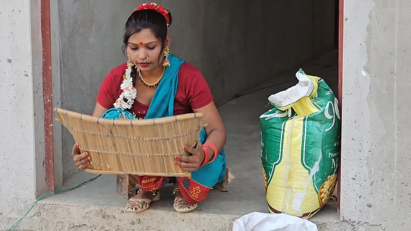 Hot bhabhi ki chudai chut with sari removal