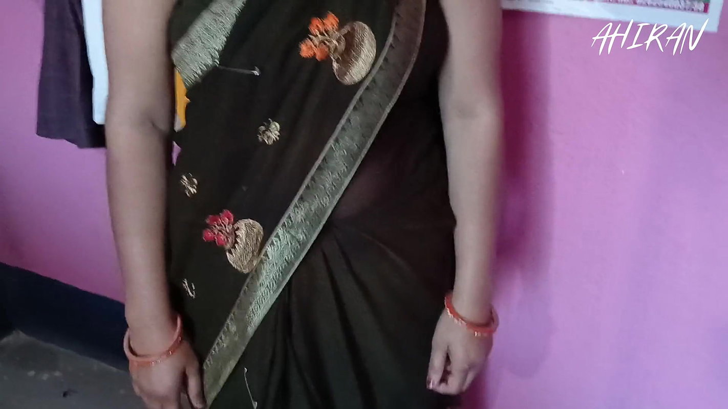 INDIAN GIRL BOOBS REVIEW AND FOREPLAY WITH HER BOYFRIEND