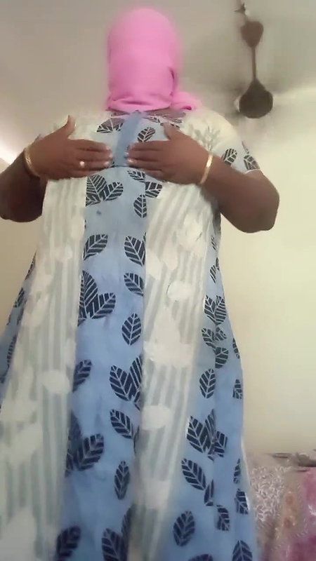 Indian Aunty Hot Scene in Bedroom