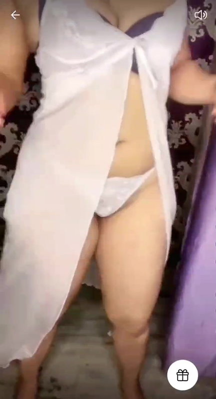 Sexy Desi Indian Bhabhi In Blue Saree