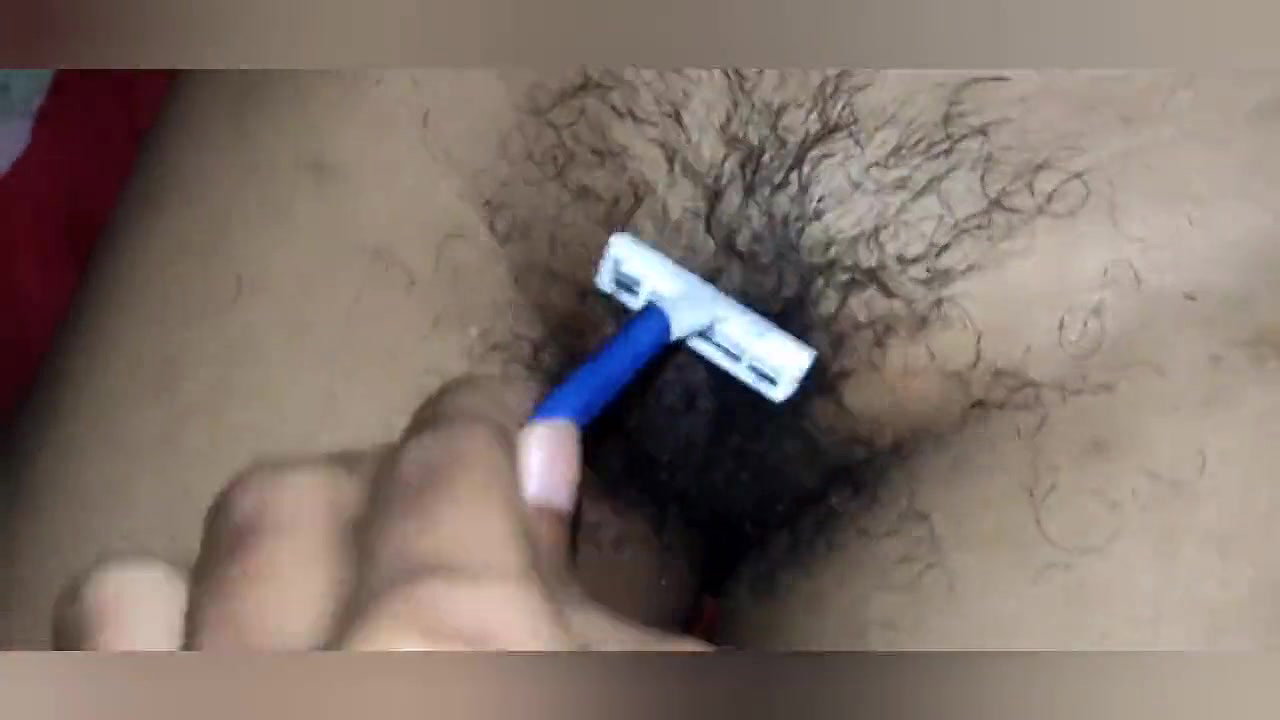 Priya bhabhi ki choot shave krne k baad daba k choda clear hindi voice