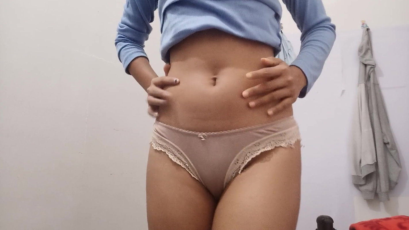 Nice indian girl mastrbate her holes