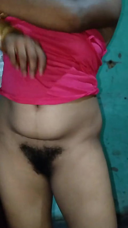 Mst bhabhi ko dekhiye kapde change karte fir ki chudai